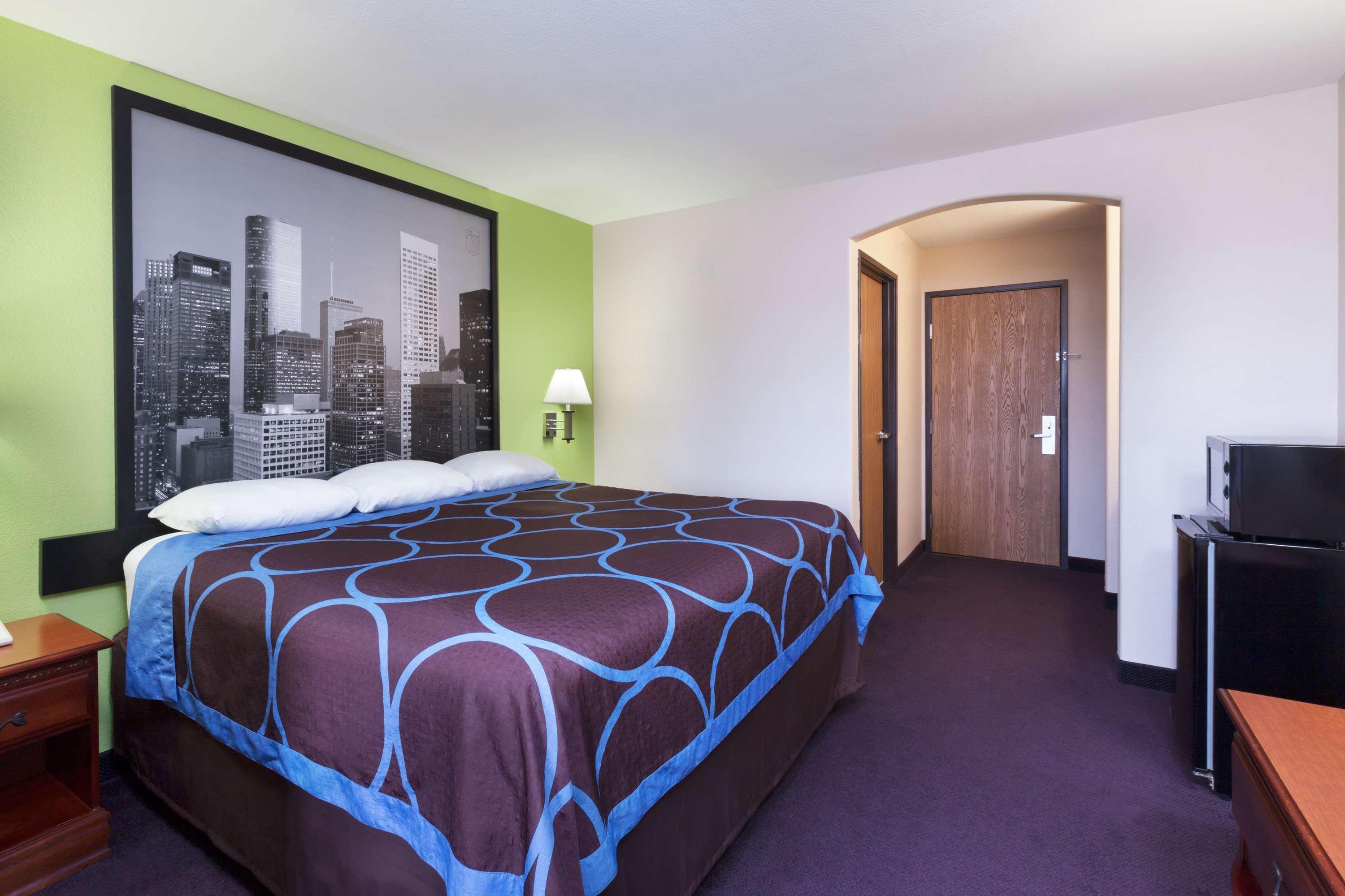 Super 8 By Wyndham Huntsville Ngoại thất bức ảnh