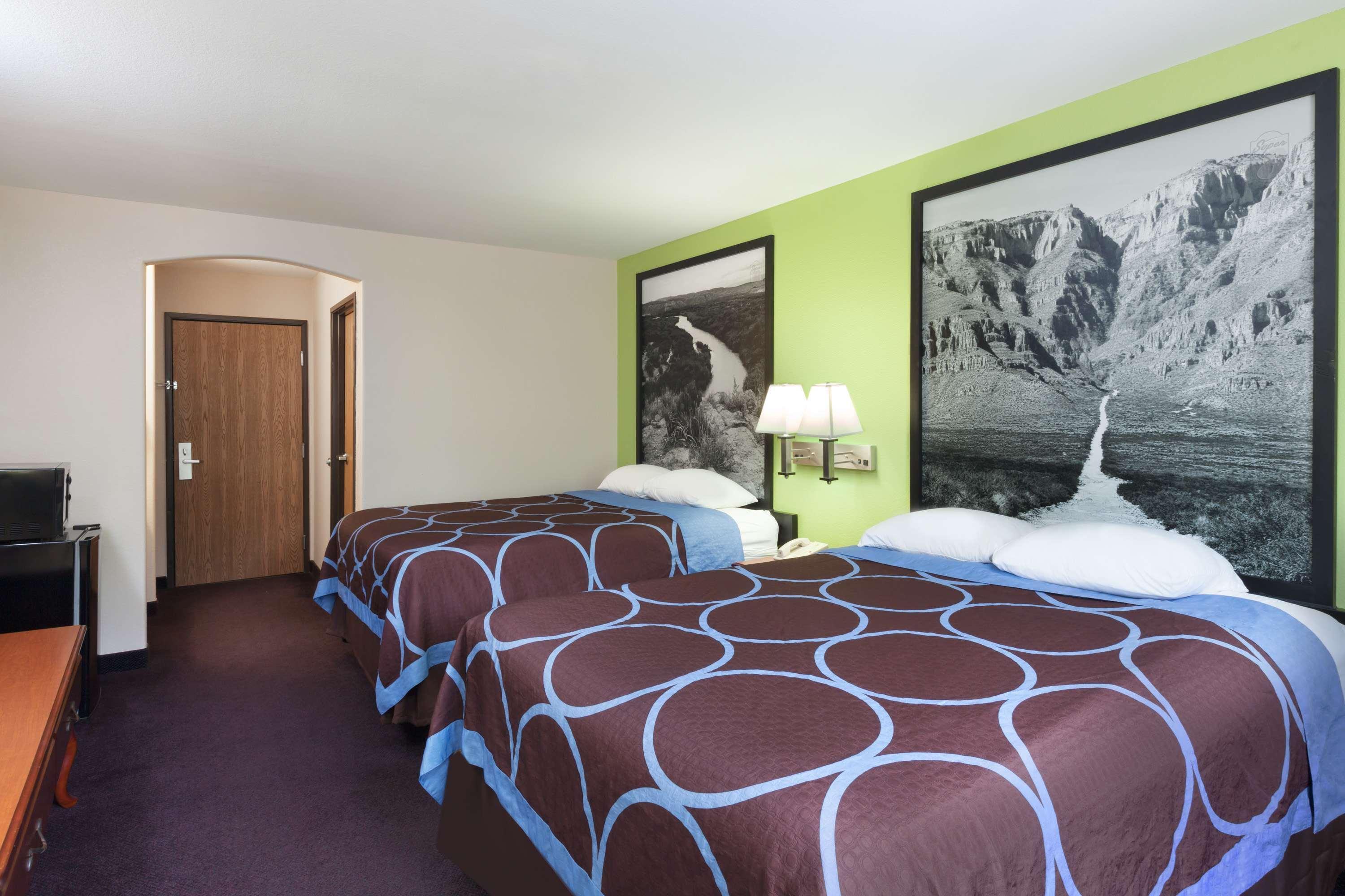 Super 8 By Wyndham Huntsville Ngoại thất bức ảnh