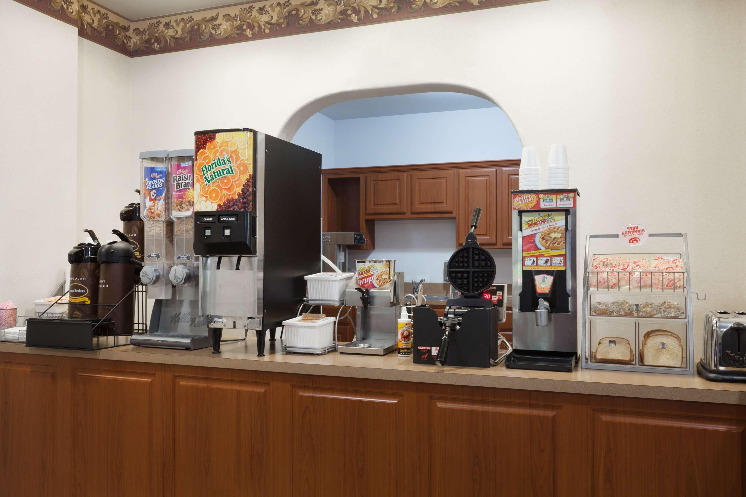 Super 8 By Wyndham Huntsville Ngoại thất bức ảnh