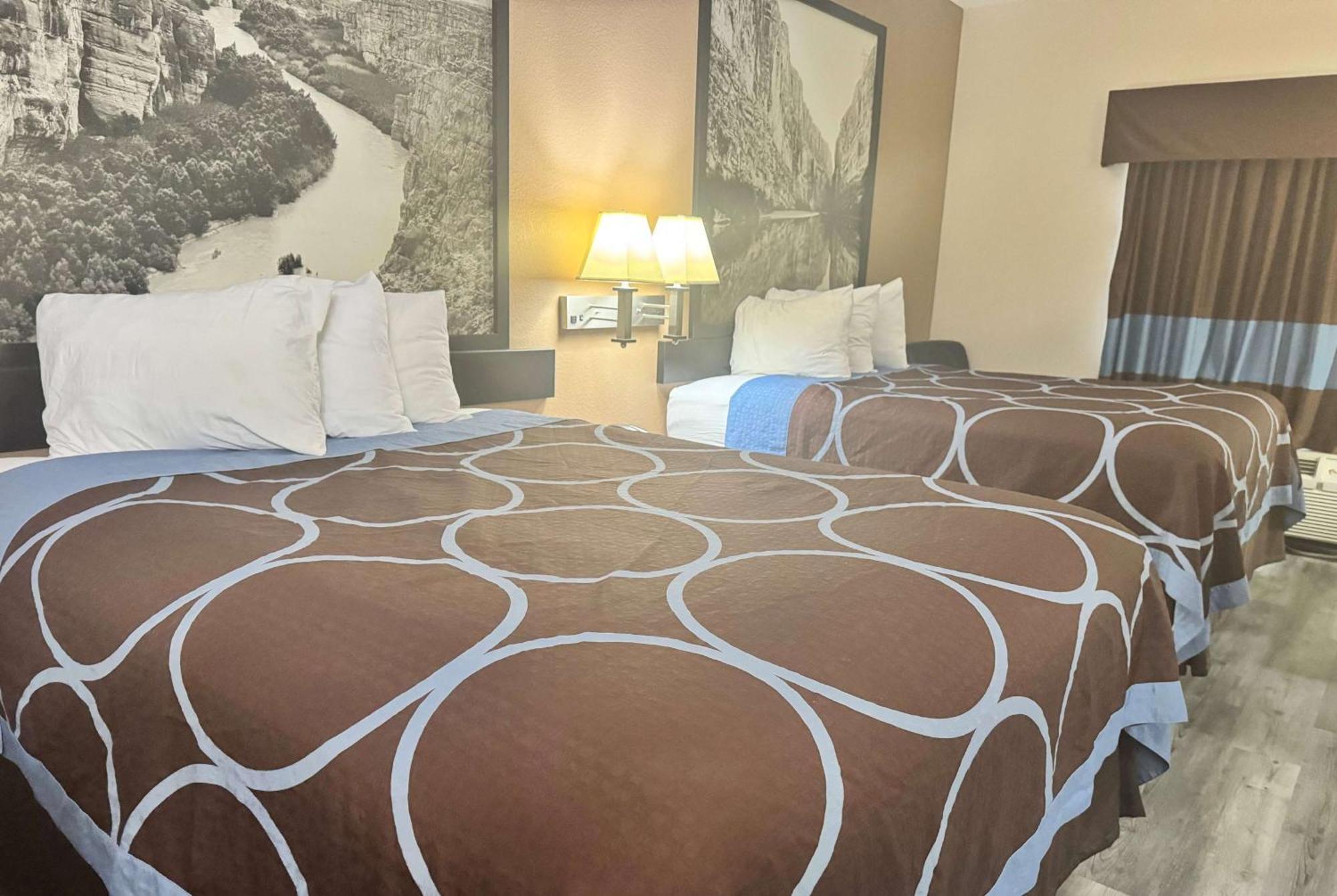 Super 8 By Wyndham Huntsville Ngoại thất bức ảnh