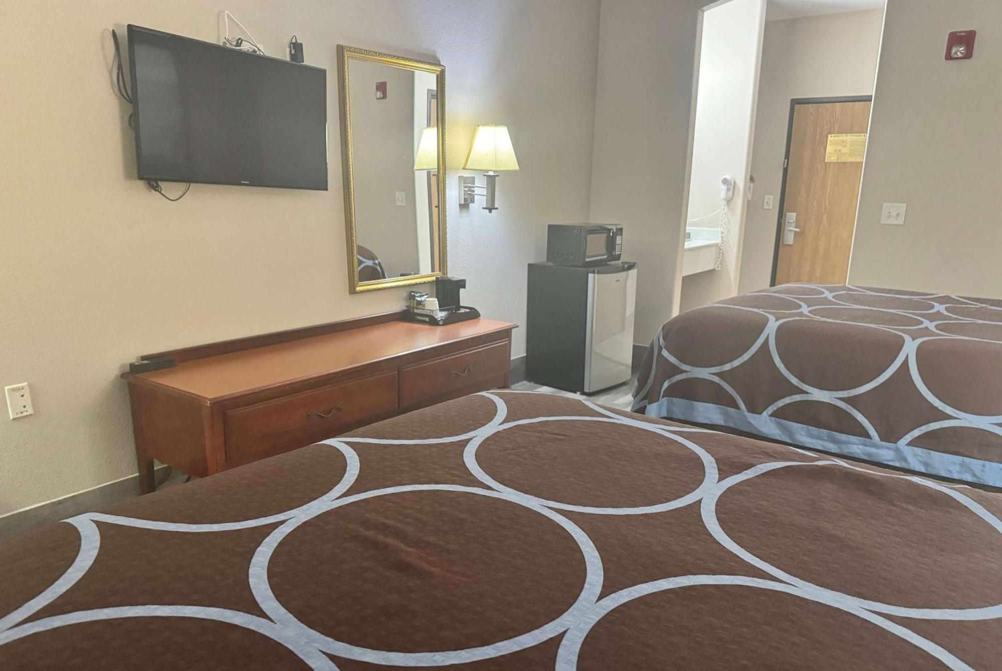 Super 8 By Wyndham Huntsville Ngoại thất bức ảnh