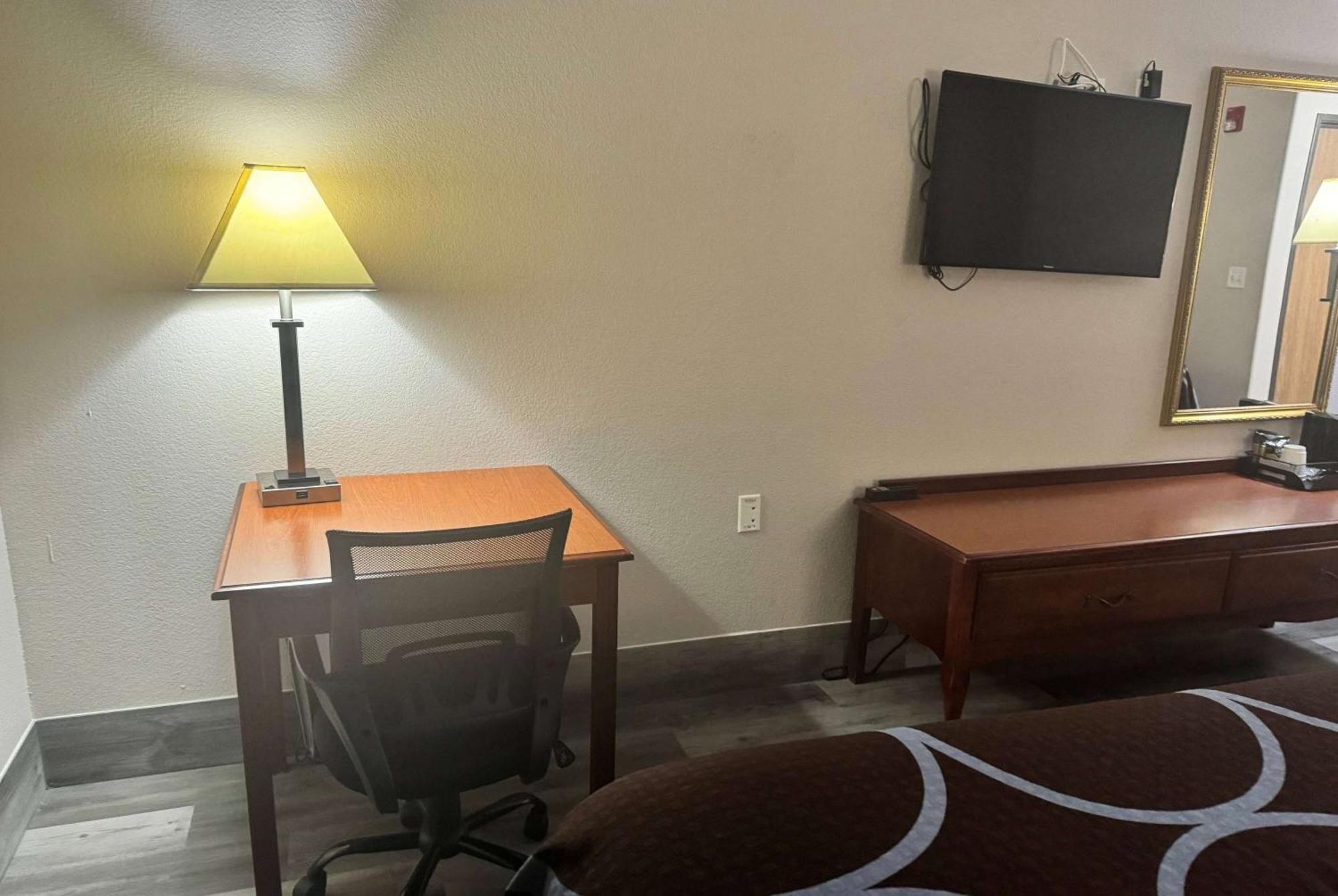 Super 8 By Wyndham Huntsville Ngoại thất bức ảnh