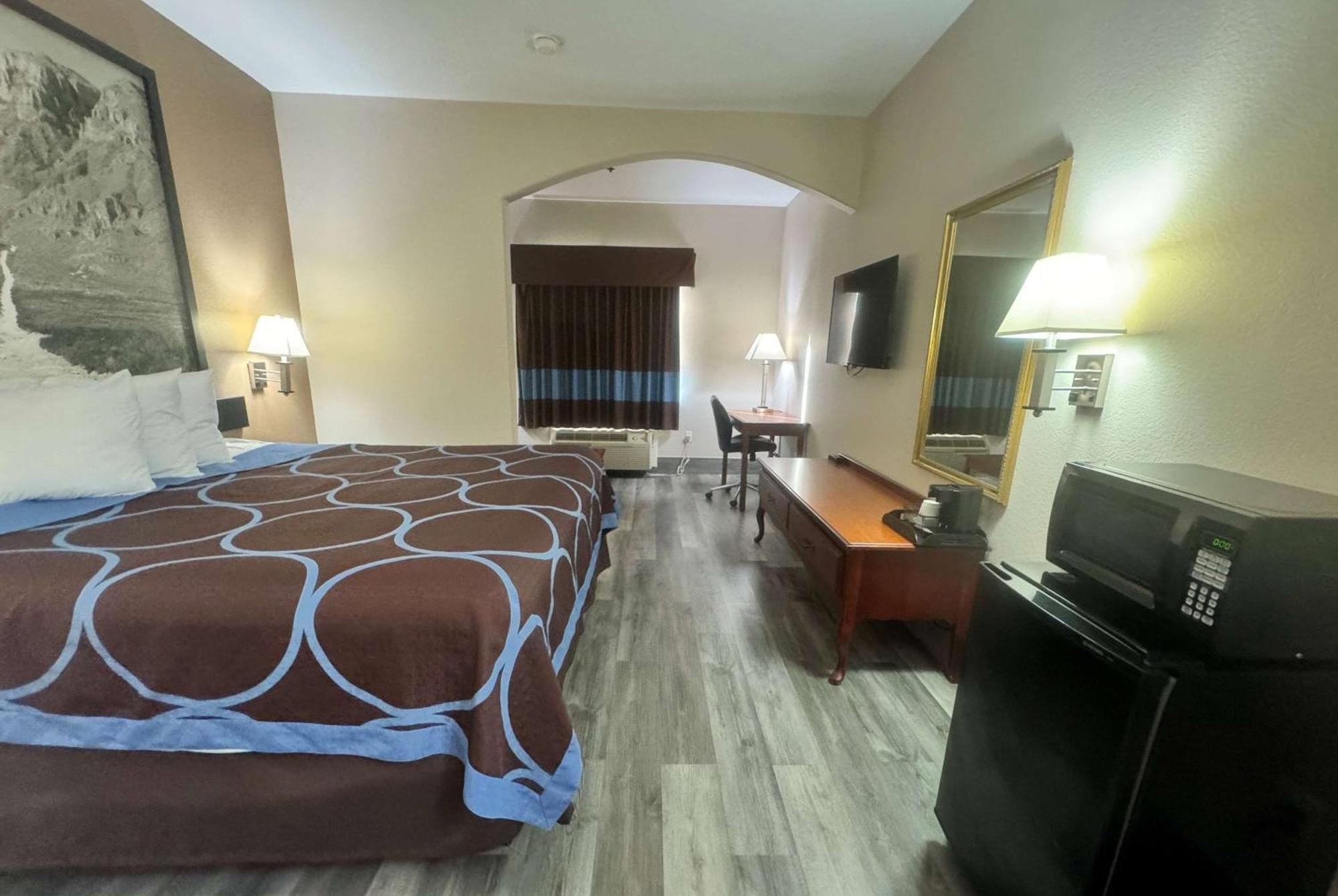 Super 8 By Wyndham Huntsville Ngoại thất bức ảnh