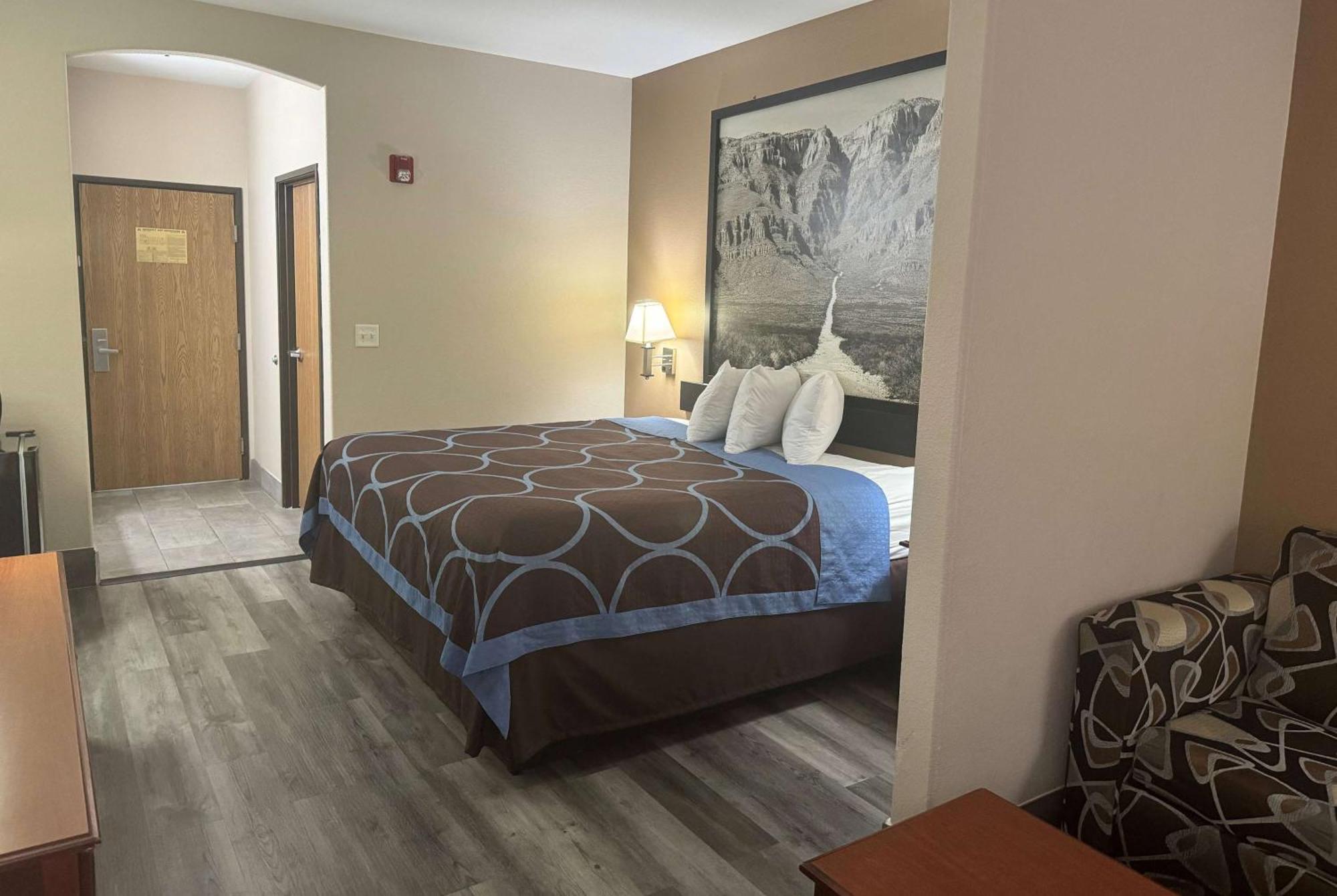 Super 8 By Wyndham Huntsville Ngoại thất bức ảnh