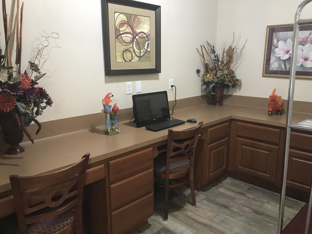 Super 8 By Wyndham Huntsville Ngoại thất bức ảnh